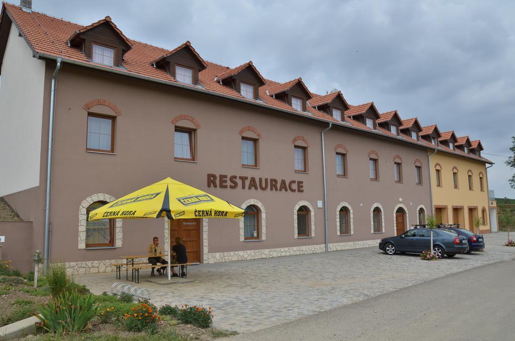 Hotel Ruzeny Hustopece Exterior photo